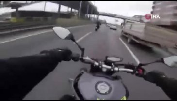 Motosiklet sürücüleri trafiği birbirine kattı
