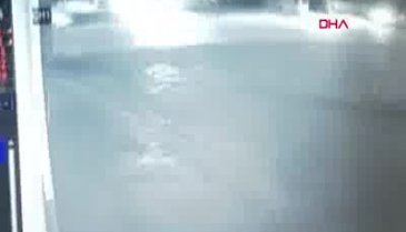 Cip ile çarpışan minibüste sıkışan hamile kadını itfaiye kurtardı