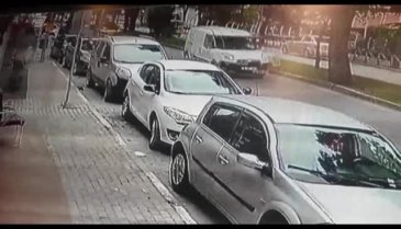 Bursa'da o anlar kamerada! Ölümden kıl payı kurtuldu (ÖZEL HABER)