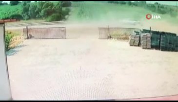 Bursa'da tarlaya giren TIR'ın sürücüsü yaralandı