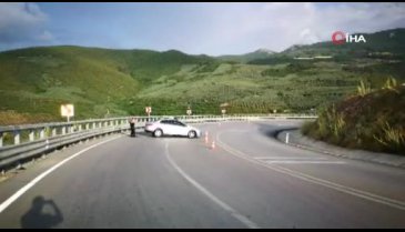 Bursa'da bu kez kadın sürücüler çarpıştı