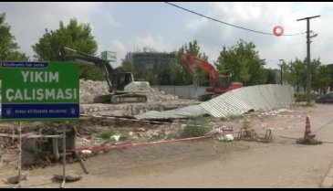 Bursa Atapark'taki binanın yıkımı büyük ölçüde tamamlandı