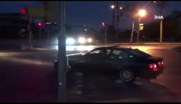 Yol kapatıp "drift" yapan maganda kameralara yansıdı