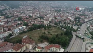 Bursa'da depreme dayanıksız diye yıkılan 13 okulun bir an önce yapılması isteniyor