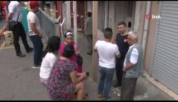 Yangında mahsur kalan 3 kadını itfaiye ekipleri kurtardı