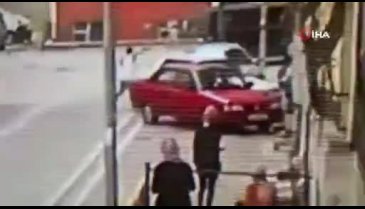 Oğlunun yediği trafik cezasına sinirlenen baba ortalığı birbirine kattı