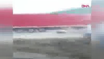 TIR, çarptığı otomobille birlikte köprüden uçtu