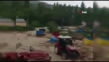 Karaman'da yaşanan sel anı cep telefonuna yansıdı