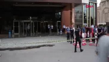 Eski iş arkadaşıyla tartıştı, işten çıkarıldığı otele gelerek tüfekle ateş açtı
