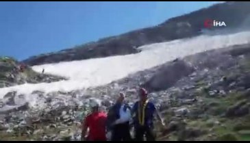 Bursa Uludağ'da yaralanan turistlerin imdadına kurtarma ekipleri yetişti