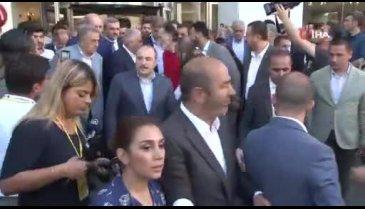 Binali Yıldırım, AK Parti İstanbul İl Başkanlığı'ndan ayrıldı