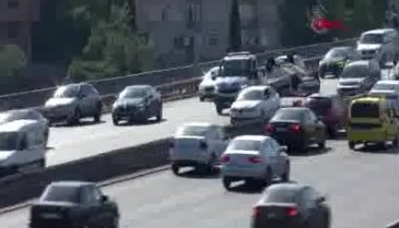 Köprü trafiğini kilitleyen kaza