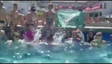 Fransa'da tesettür mayo giyen Müslüman kadınlara para cezası