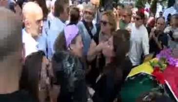 Enis Fosforoğlu'na veda