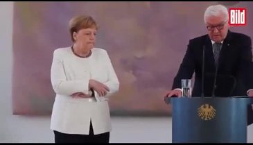 Merkel bir kez daha korkuttu
