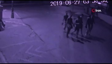 Polisten kaçan otomobil yayaların arasına böyle daldı