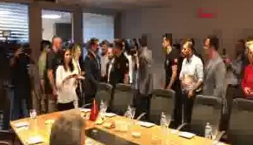 Ekrem İmamoğlu mazbatasını aldı