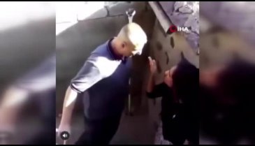 Dehşete düşüren anlar! Elinde bıçakla yengelerini saldırdı