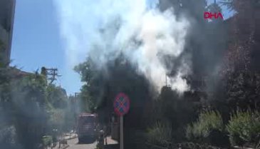 Bursa'da lisenin bahçesindeki güvenlik kabininde yangın çıktı!