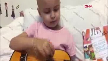 Öykü Arin, doktorlarına şarkı söyledi