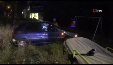 Bursa'da şerit değiştirmek isterken, önce korkuluklara daha sonra duvara çarptı