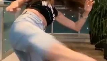 Derya Uluğ o akıma uydu: Kapağa tekme attı