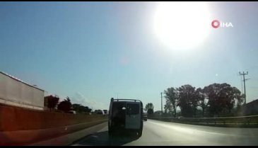 Sıcaktan bunalan gencin tehlikeli yolculuğu