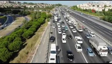 Direksiyon başında kalp krizi geçirdi, 6 araca çarptı