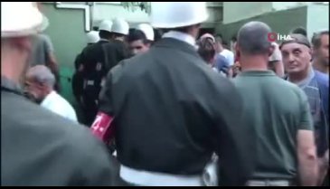 Otomobil beton kamyonuna çarptı: 2 ölü