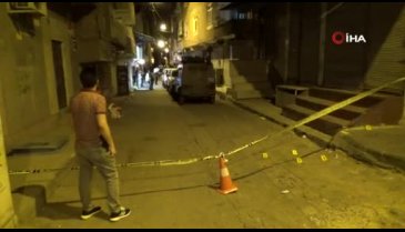 Sokak ortasında uzun namlulu silahlarla çatıştılar!
