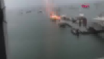 ABD'de yıldırımın tekneye düşme anı kameraya yansıdı