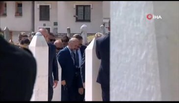 Cumhurbaşkanı Erdoğan'dan Aliya İzzetbegoviç'in kabrine ziyaret
