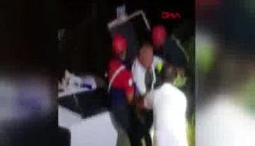 Kazanın şokunu atlatamayınca, otomobilden çıkmak istemedi