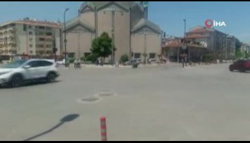 Bursa'da elektrikler kesildi, trafiğin kontrolü polislere kaldı