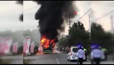 Belediye otobüsü alev alev yandı