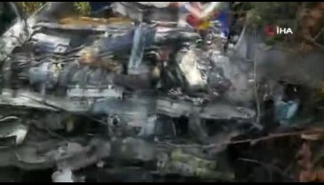 Bursa'da tırla çarpışan otomobilde can pazarı