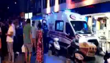 Döner bıçağıyla dehşet saçtı: 2'si ağır 3 yaralı