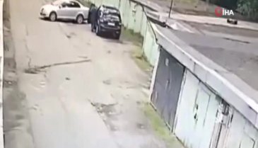 Yanlışlıkla komşusunun garajına daldı