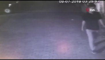 Motosiklet hırsızları kameradan kaçamadı