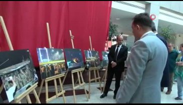 Bursa'da 15 Temmuz fotoğraf sergisine yabancı iş adamlarından yoğun ilgi
