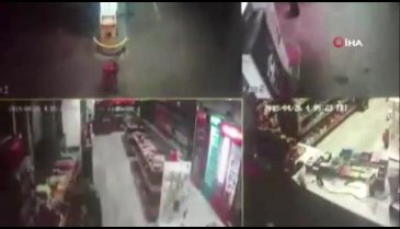 Akaryakıt istasyonu çalışanlarının gasp edilme anı kamerada