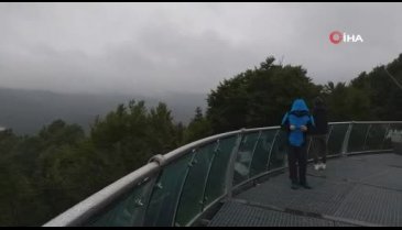 Bursa Uludağ'a hazırlıksız çıkanlar tir tir titredi