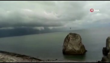 Denizde oluşan hortum korkuttu