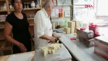 Bursa'da 4'üncü kuşak olarak tahin helvası üretiyor