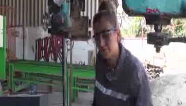 Bursalı kadın girişimci, ahşap atıklarını tasarıma dönüştürdü