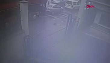 İETT şoförüyle ile 3 genç arasında "kırmızı ışık" kavgası