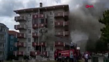 Evde çıkan yangında 2 çocuk dumandan etkilendi
