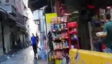 'Para üstünü vermedin' kavgası anbean kamerada
