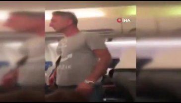 Romanya polisi, Mısırlı yolcuyu dövdü