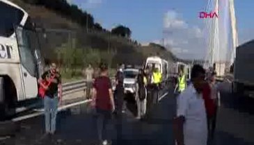 Yolcu otobüsü bariyerlere girdi: Çok sayıda yaralı var